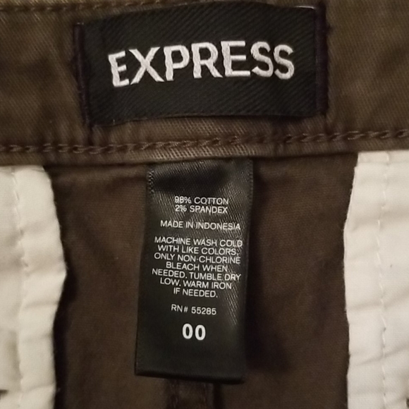 Express Shorts - Picture 5 of 5